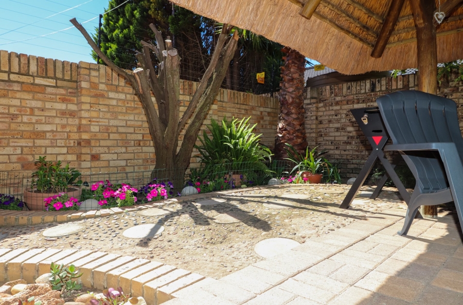 3 Bedroom Property for Sale in Flimieda North West